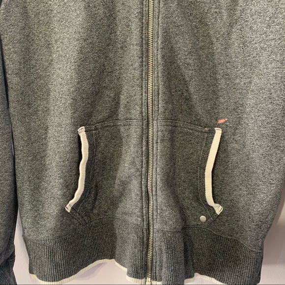 Roots Grey Sweater Size Medium - Picture 6 of 9